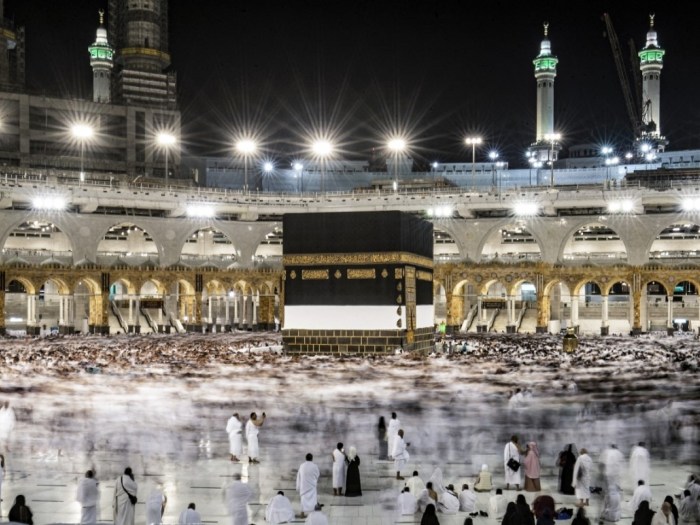 Hajj pilgrimage islam kaaba islamic mecca muslims inside equality thousands holy performing racial saudi history qataris umrah pilgrims life city